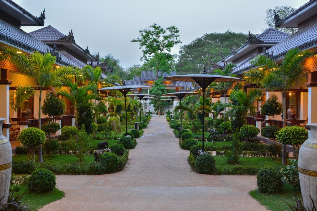 Yadanarpon Dynasty Hotel Mandalay Ngoại thất bức ảnh