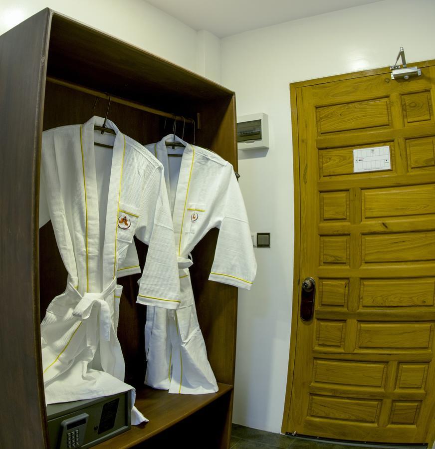 Yadanarpon Dynasty Hotel Mandalay Ngoại thất bức ảnh